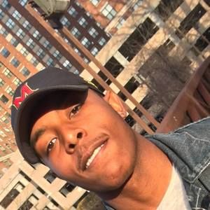 Meet your Posher, Devin